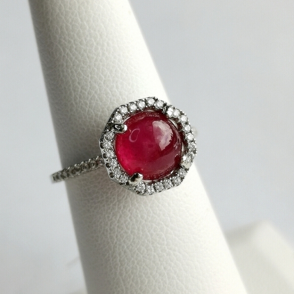 EXQUISITE cabochon Ruby ring with white sapphire halo size 8 - Picture 8 of 8